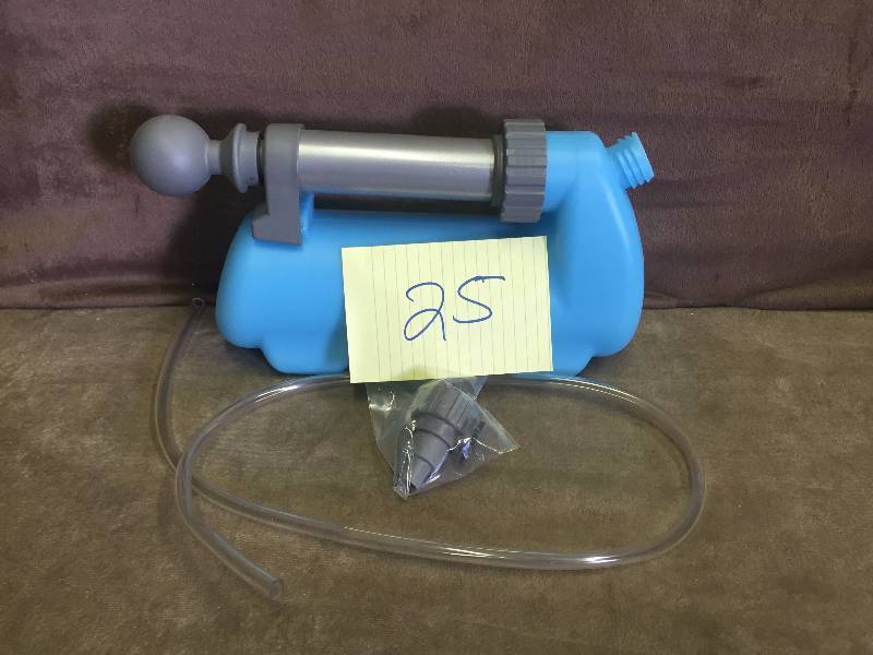 lot 25 image: Liquid Vac Oil Change System