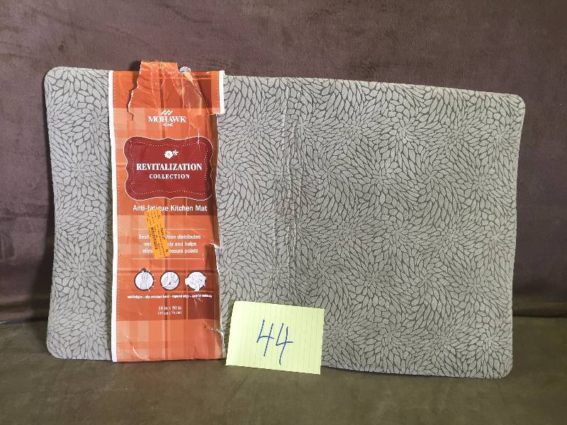 lot 44 image: Anti Fatigue Kitchen Mat