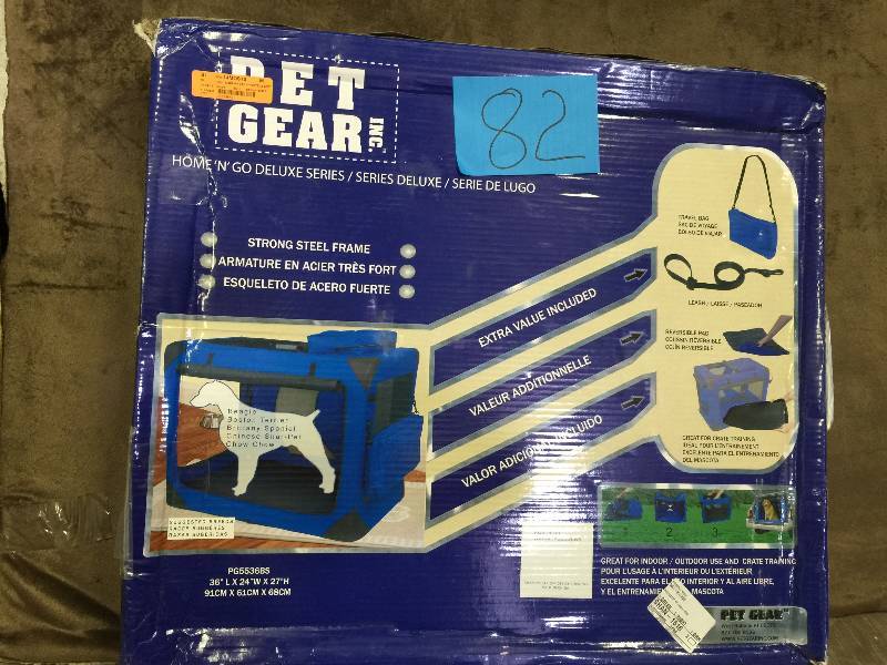 lot 82 image: Pet Gear Generation II Deluxe Portable Soft Crate