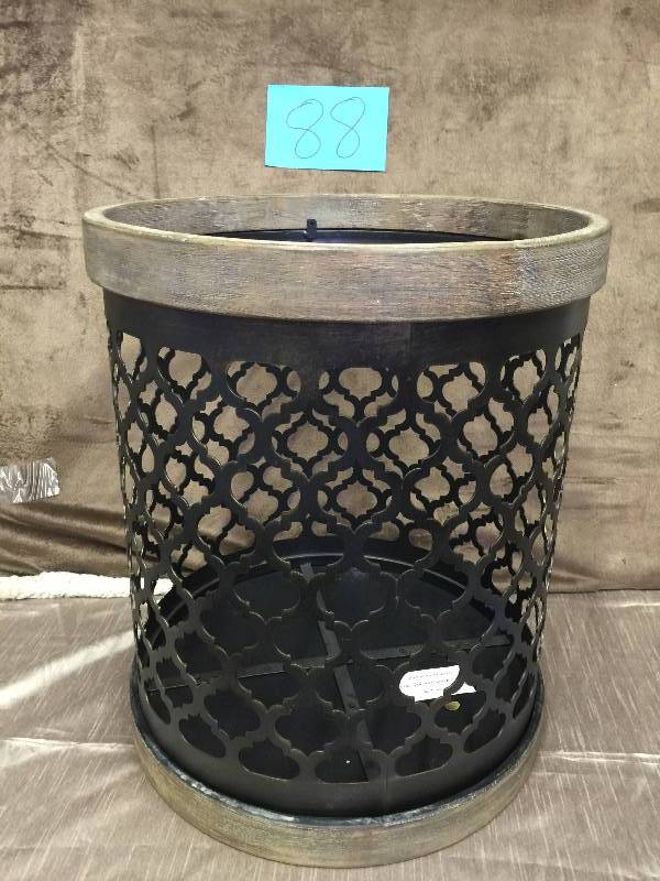 lot 88 image: Madison Park Cirque Drum Table