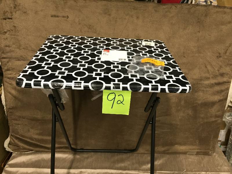 lot 92 image: TV Tray