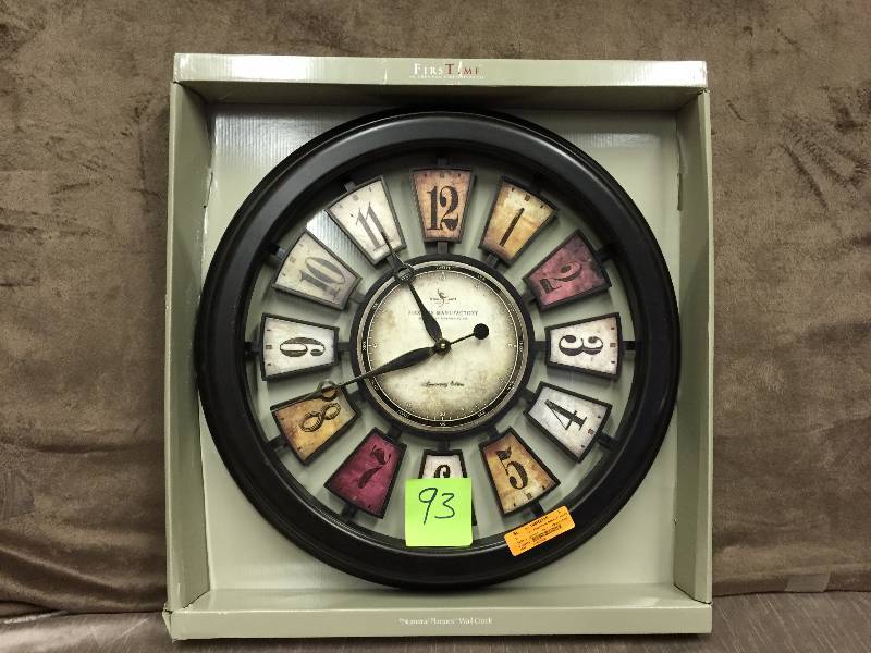 lot 93 image: Wall Clock
