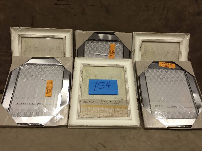 lot 154 image: Lot of Picture Frames