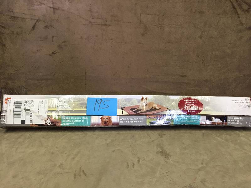 lot 195 image: Pet Cot 30x42x7