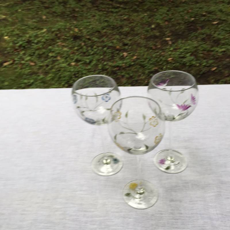 lot 009 image: 3 Lovely LENOX CRYSTAL FLORAL SPIRIT HAND CUT & HAND PAINTED BALLOON WINE GLASSES Goblets