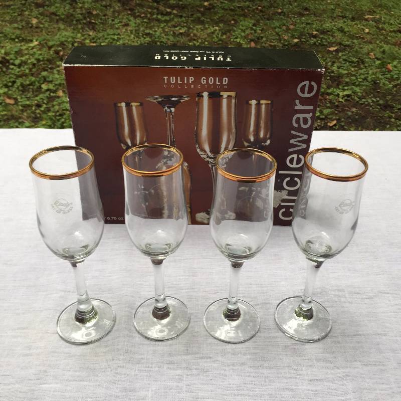 lot 010 image: Vintage Circleware 4 Champagne Flutes Tulip Gold rim 6 34 oz Wine Glasses Special Occasion Wedding Appear New Never Used