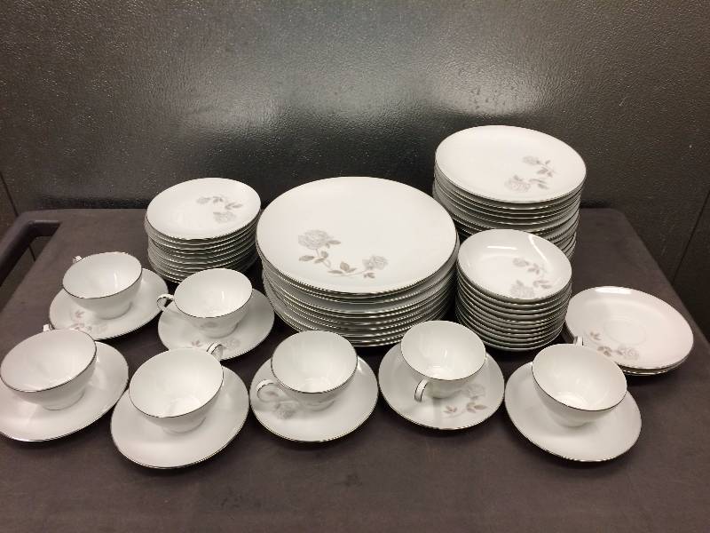 lot 060 image: 64 Piece Noritake Rosay Dinnerware BEAUTIFUL Raised White Rose Pattern #6216 - Like new - No surface marks