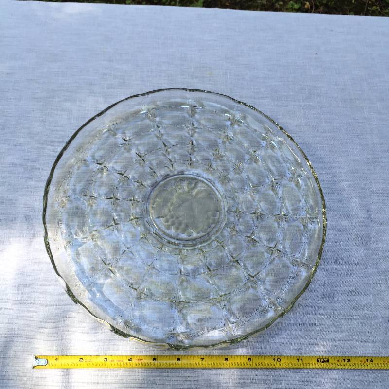 lot 025 image: Stunning VINTAGE GLASS 13 PLATTER with Frosted GRAPES IN CENTER
