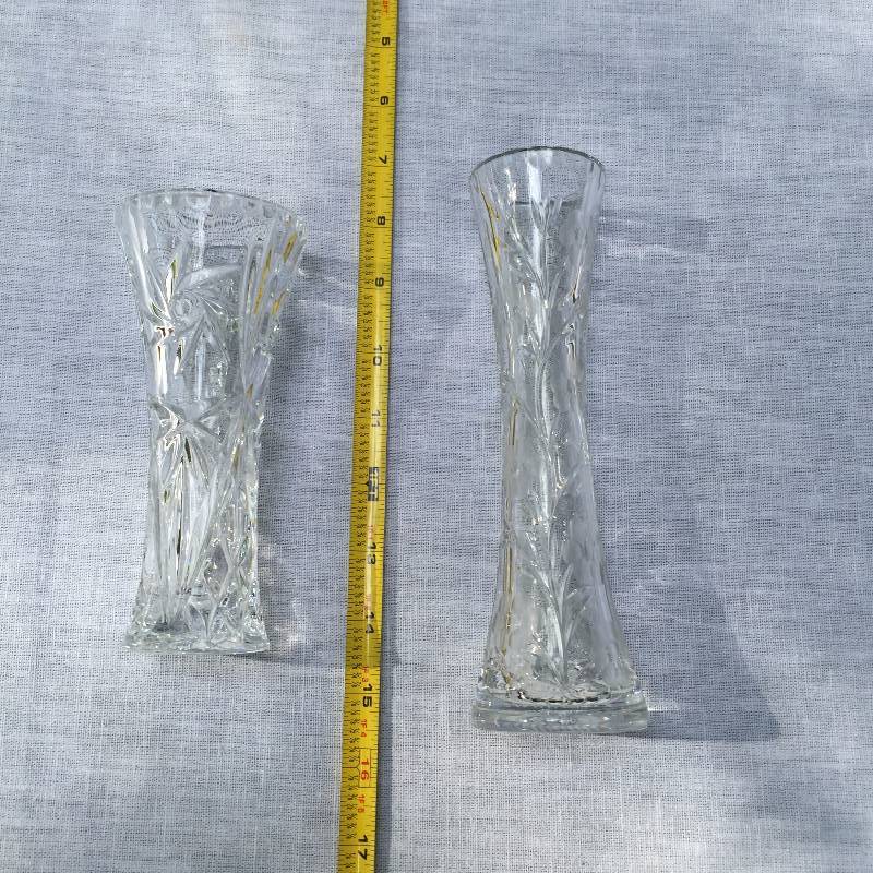 lot 037 image: 2 Vintage Cut Crystal Bud Vases