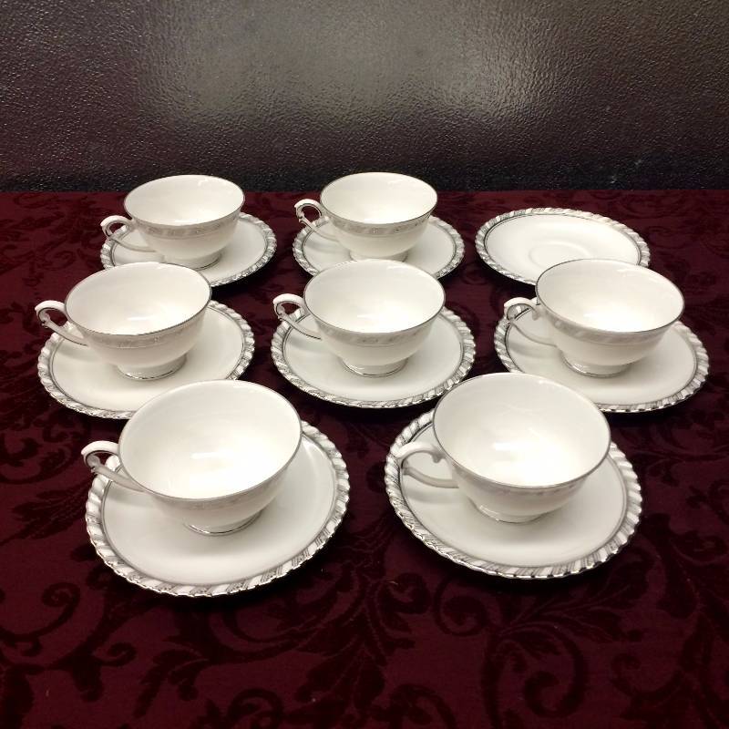 lot 071 image: 7 Sets Franconia Paladina Tea CupsSaucers
