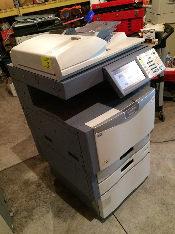 lot 3 image: Toshiba eStudio 2330 Copier  with network hook-up  Quality unit and works great