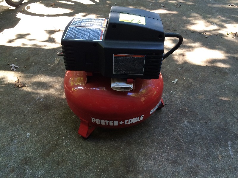 lot 13 image: Porter Cable Air Compressor - Works fine lightly used and in very good condition