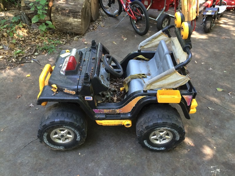lot 21 image: Enforcer Kids Jeep - fixer upr