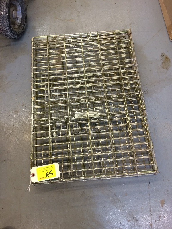 lot 65 image: Dog Kennel - this one collepses  size 36 l x 24 w x 28 h