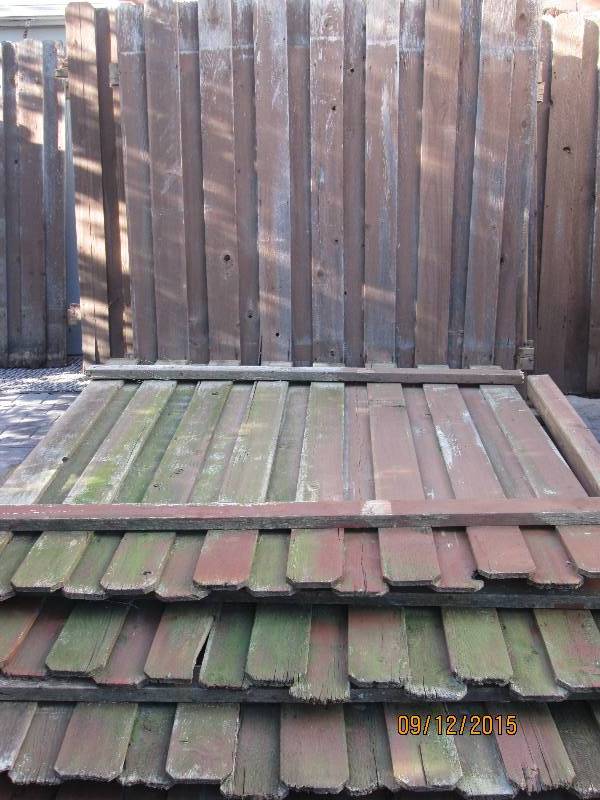 Lot of 11 fence sectionsone is atta...