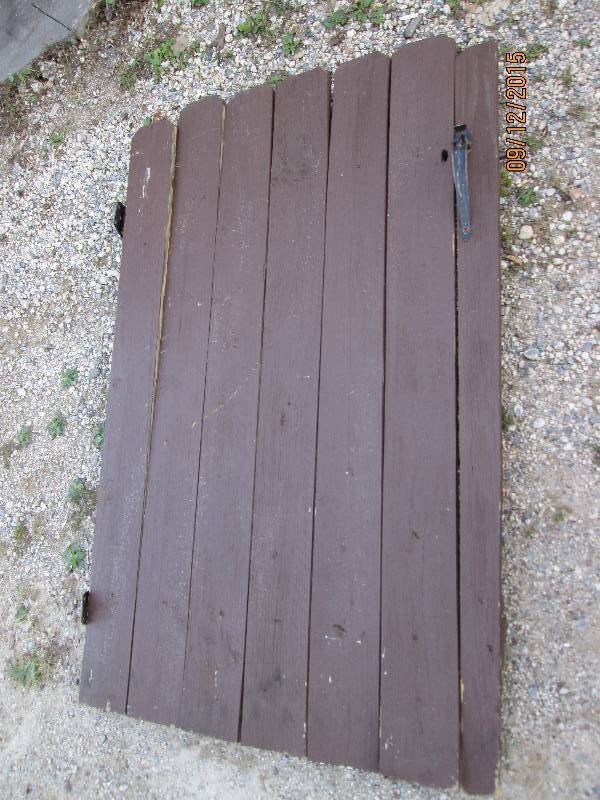 Gate with hinges and latch, 59 tal...