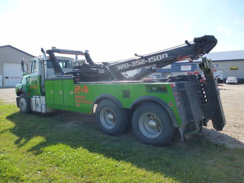 lot 1 image: 1995 Ford L-9000 Heavy Tow Truck