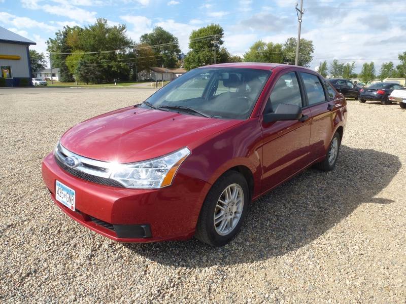 lot 7 image: 2010 Ford Focus