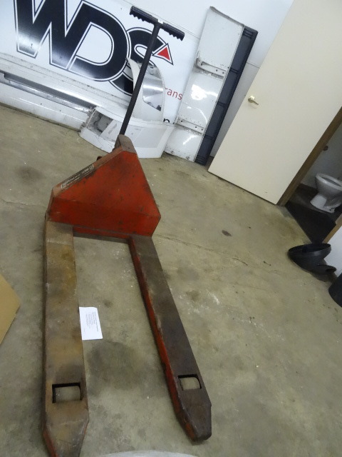 Monarch 4500 LB. Floor Jack