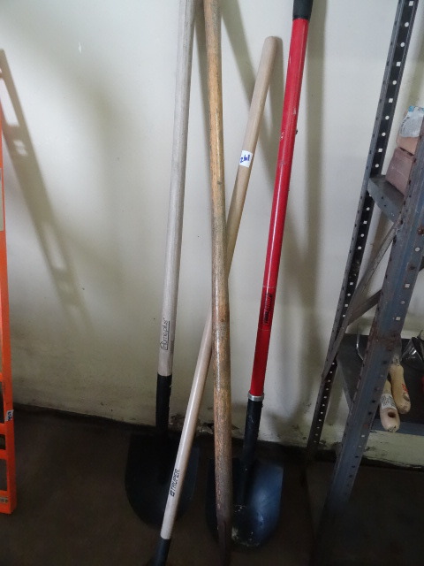 2 Shovels, 1 Hoe, 1 Scraper
