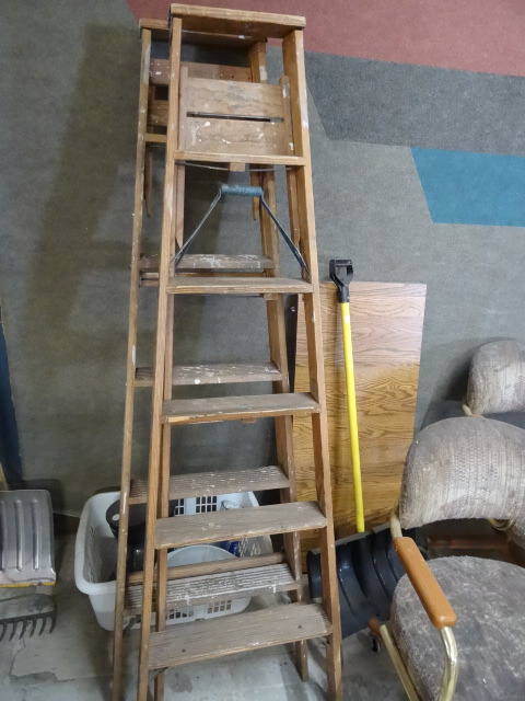 6 Wood Step Ladder