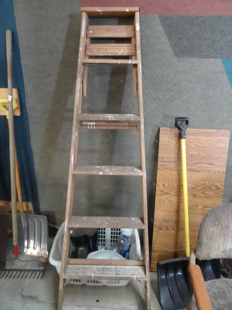 6 Wood Step Ladder