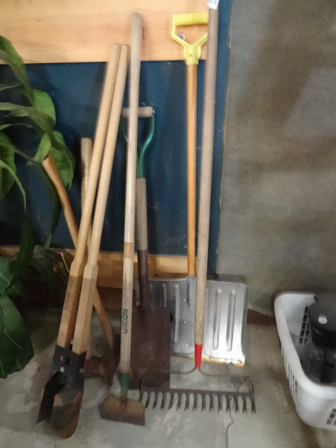 Shovel, Garden Rake, Scraper