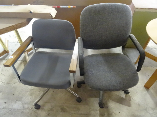2 Office Chairs on Wheels