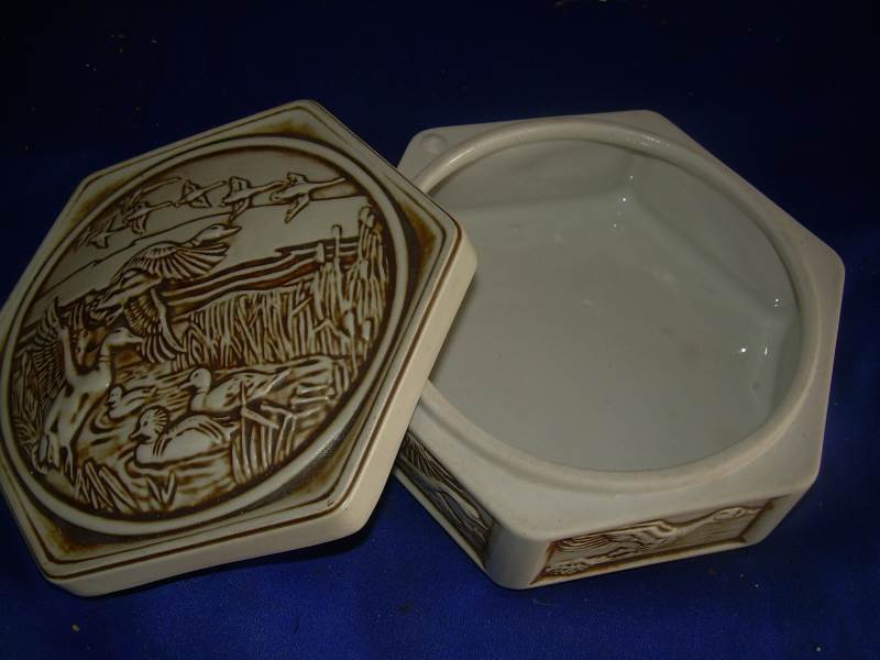 collectors avon dish and cover