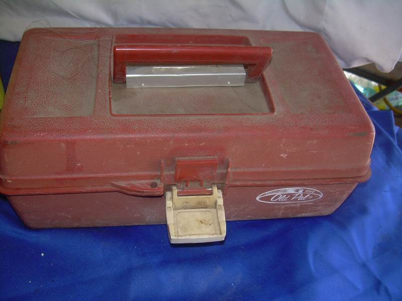 full bag worm bedding 1 small tackle box