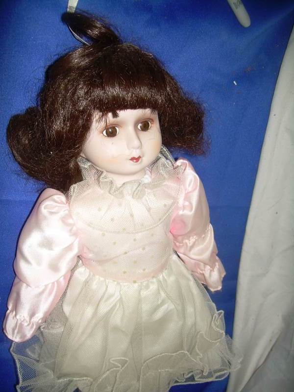 porcelkain head collector doll