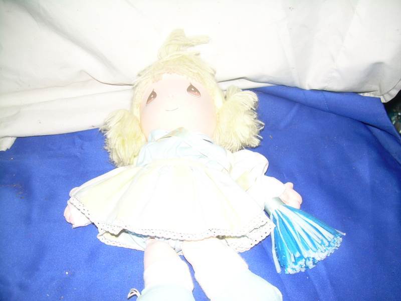1990 precious moment collector doll 12,143 15,000