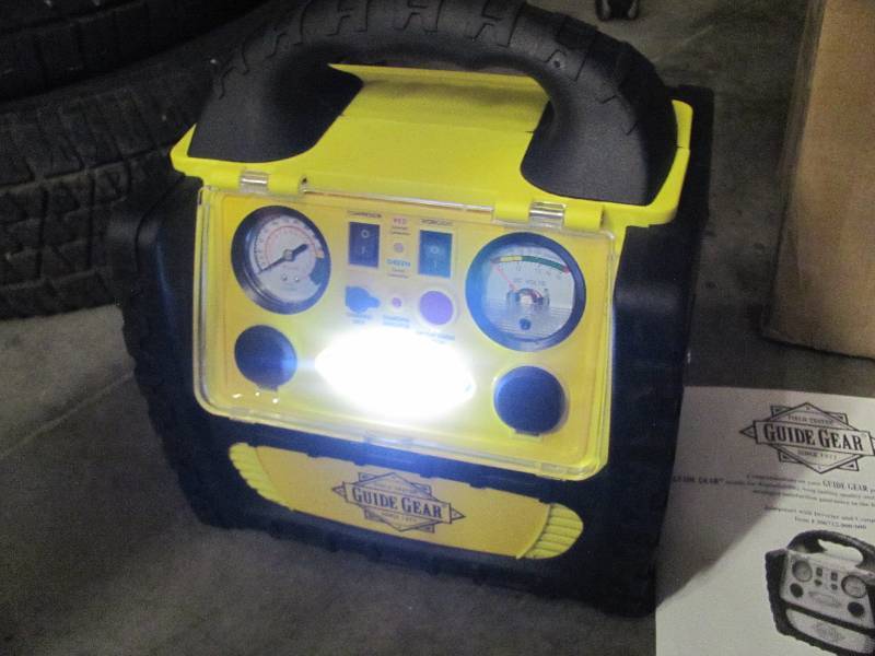 lot 37 image: Jumpstarters