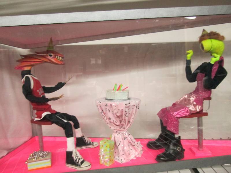 lot 16 image: Aliens Birthday Casing