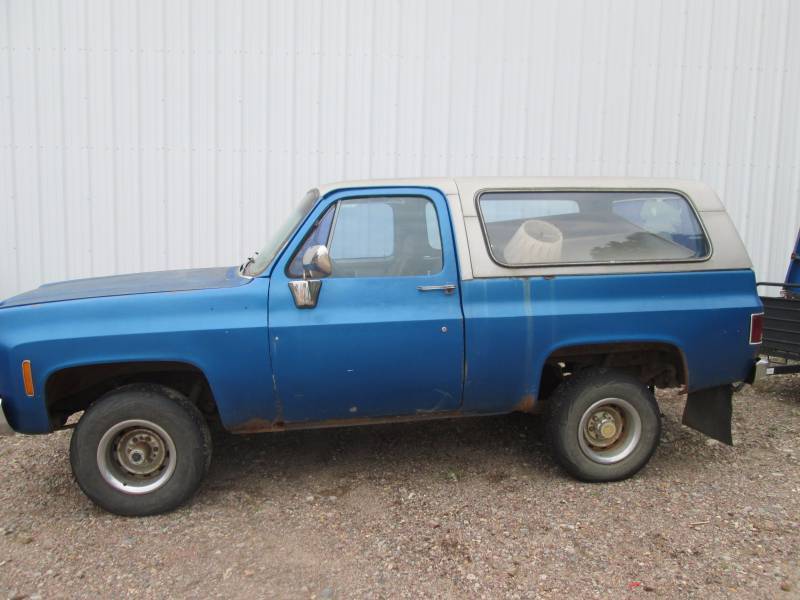 lot 2 image: Chevy Blazer