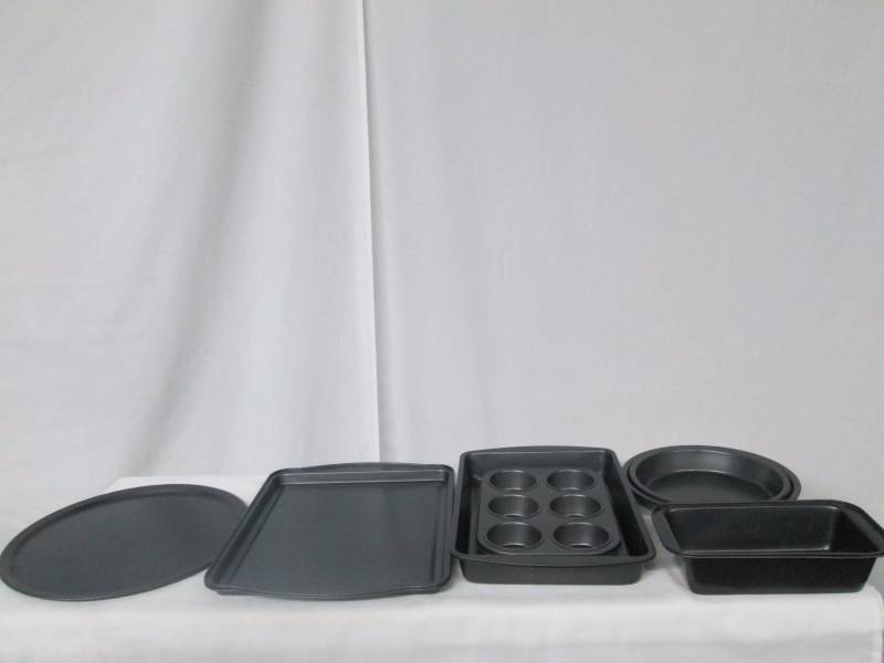 lot 41 image: Alcove 11-pc. Nonstick Metal Bakeware Set