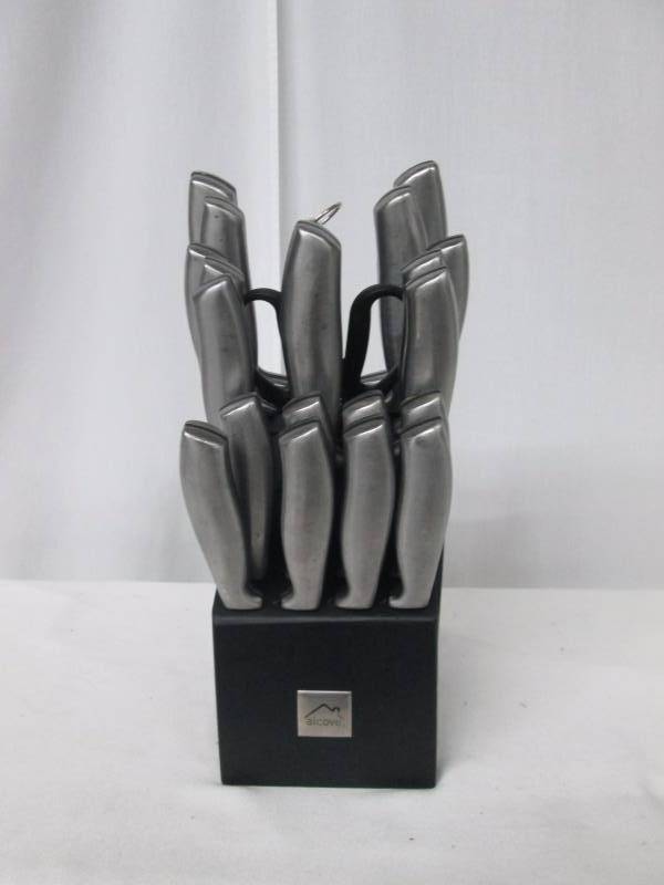 lot 42 image: Alcove 22-pc. Stainless Steel Cutlery Set