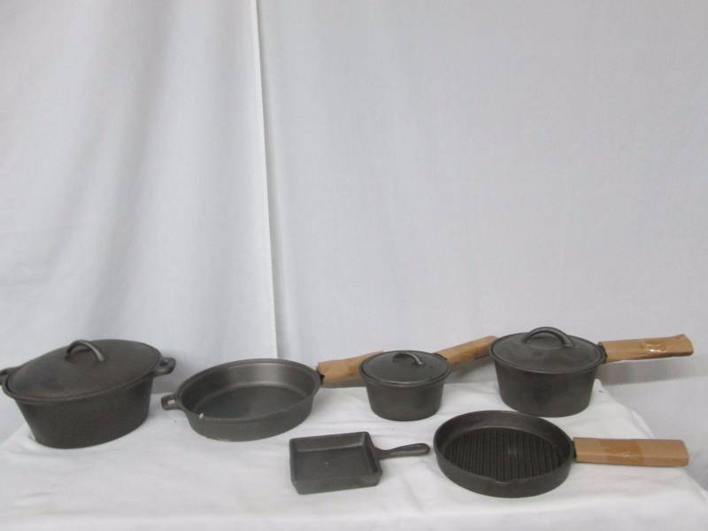 lot 39 image: Alcove 9-pc. Cast Iron Cookware Set