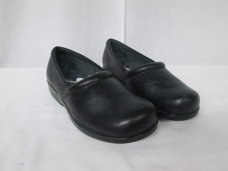 lot 74 image: SoftWalk Womens Adora Slip-On Shoe - Wide