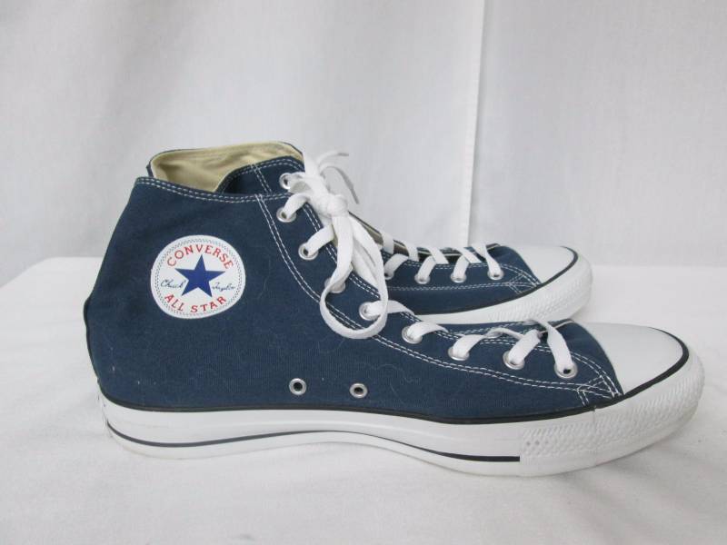 lot 70 image: Converse Unisex Chuck Taylor All Star Canvas High-Top