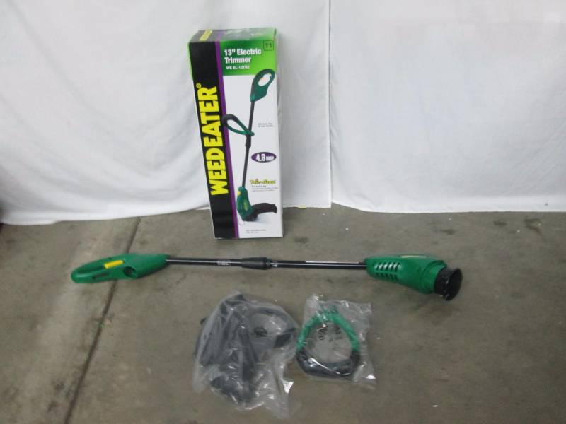 lot 21 image: Weed Eater 13 Electric Trimmer