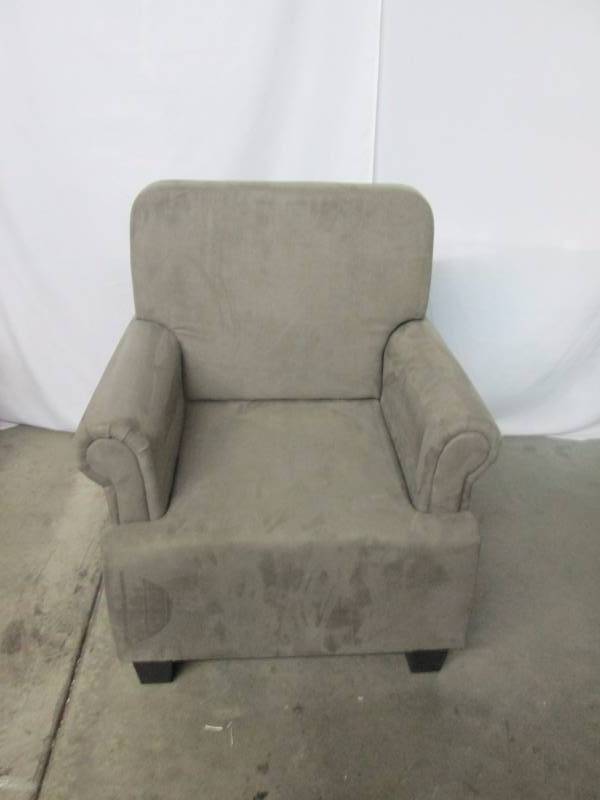 lot 10 image: Club Chair - Tan
