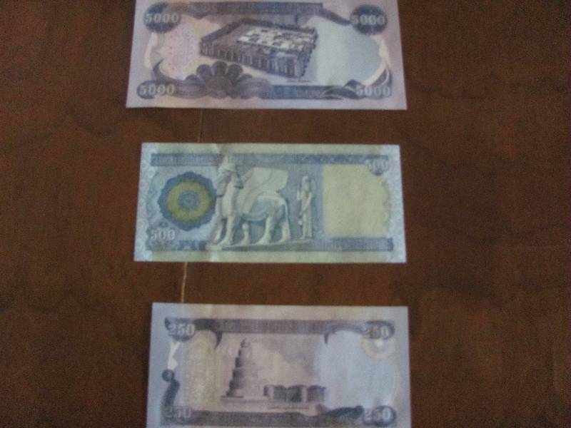 Iraq Dinar bills