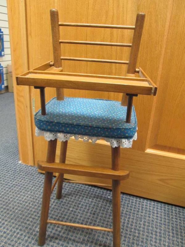 Doll high chair, nice condition vin...