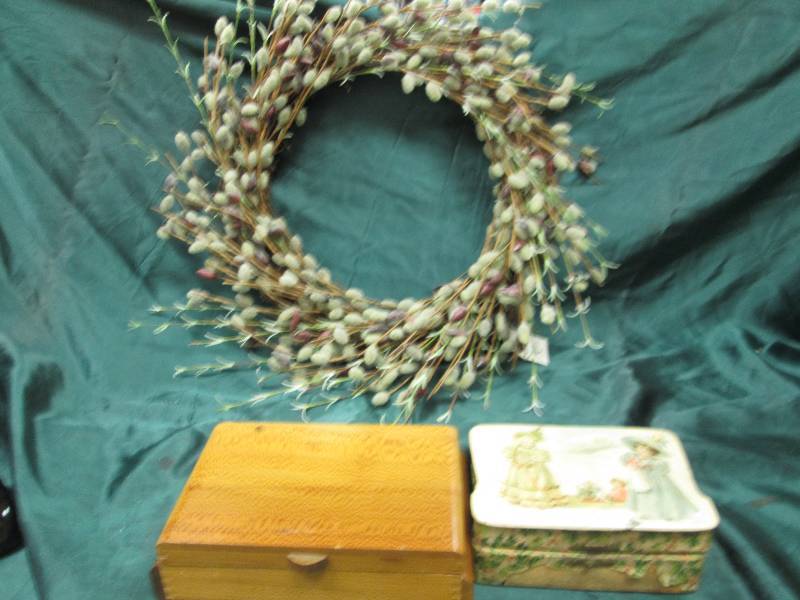 Wreath, wooden box and old time box...