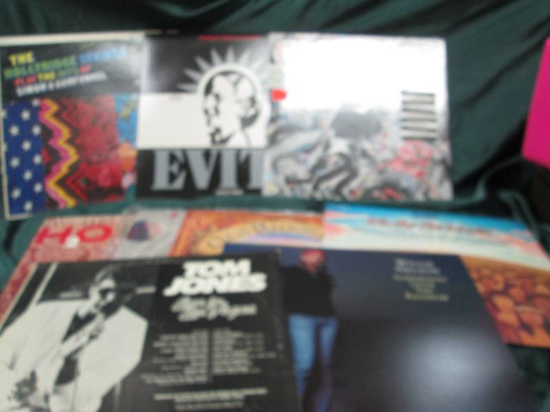 Vintage records, Qty 9 Daryl halls ...