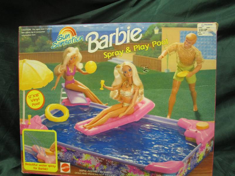 barbie pool vintage