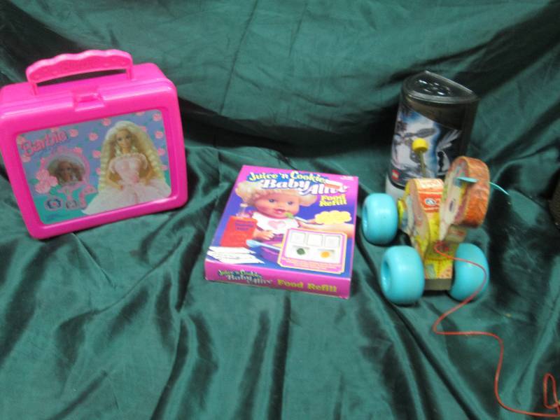 Barbie lunch pail, Juice n cookies...