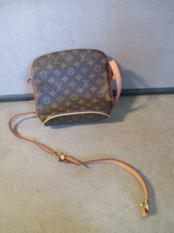 Louis Vitton purse with strap one s...