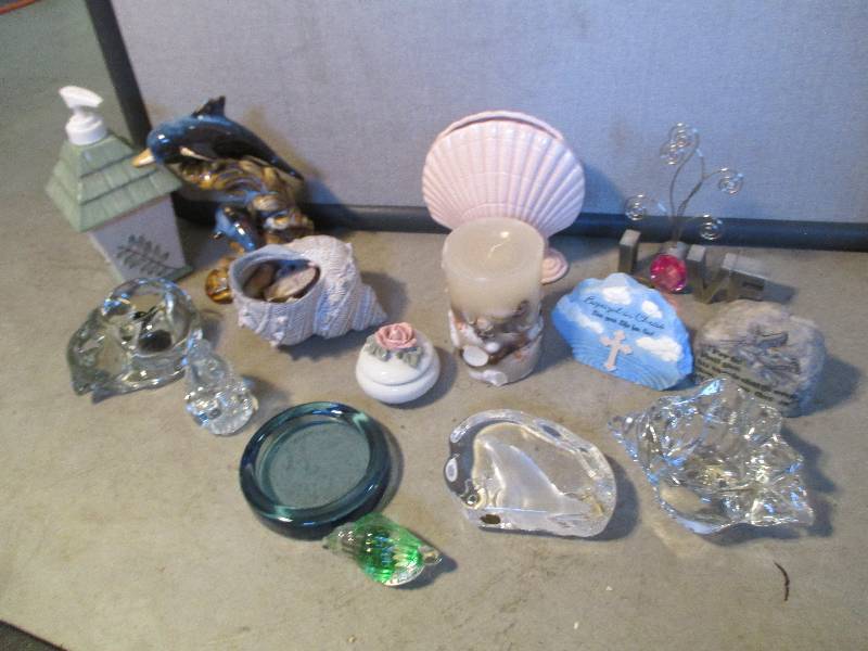large mixed lot of ocean themed hou...